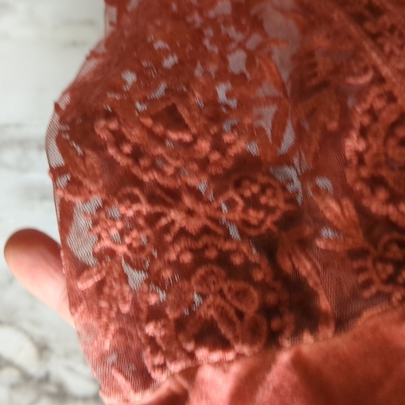 Boho top with lace - Picture 3 of 3